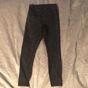 Wunder Under 7/8 Pant size 6 NWOT